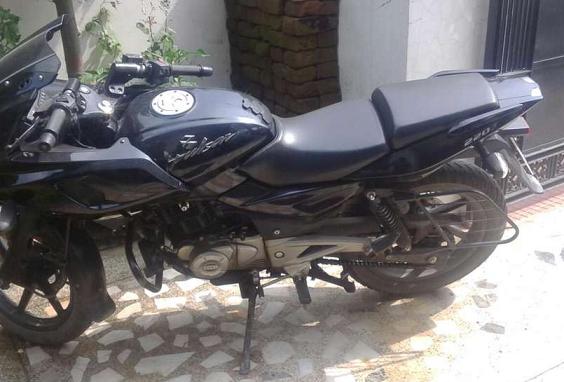 Bajaj Pulsar 220 Bike Haldwani Used Car In India